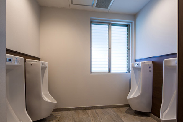男性用トイレ風景
