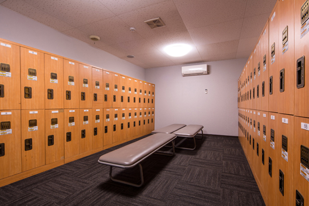 ロッカールーム風景